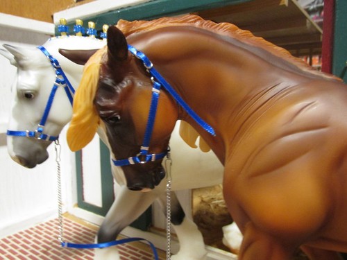 Halter tradicional Jaapi de gran tamaño, se adapta al modelo Breyer Shire *ELIGE UN COLOR* - Imagen 3 de 4