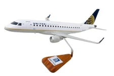 United Express Skywest Airlines Embraer E-175 Desk Top Model 1/95 SC Airplane