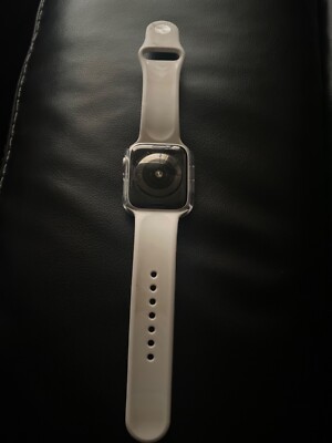 Apple Watch Series 44 mm Silver Aluminum Case with White Sport