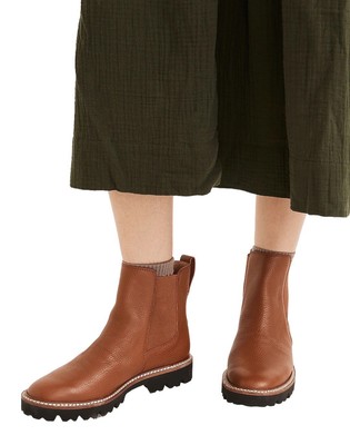 Brown Ankle Boots with Textured Leather and Sturdy Sole Italian Sturdy Brown Vintage Ankle Boots Leather Suede Lace  main image 3
