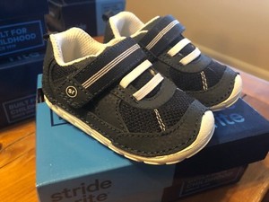 boys white velcro sneakers