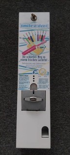 Warenautomat Automat für Kaugummi Mundspray Reisezahnbürste Feuerzeug usw A