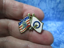 VTG 1976 U.S. Bicentennial & Elks Club Friendship Flags Lapel Pin - HTF -/ 6B