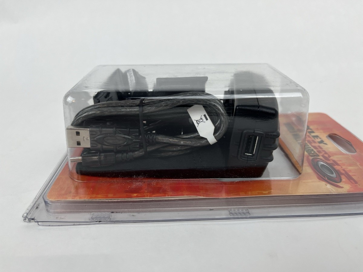 Oakley World Wall Charger Thump Pro Cable USB Mp3 Sunglasses 