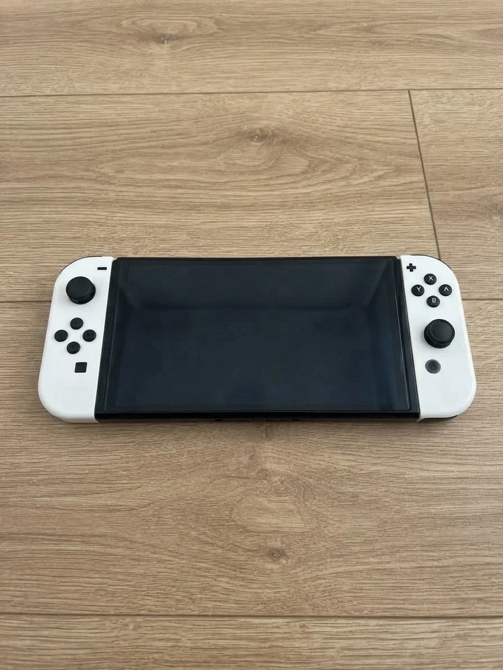 Nintendo Switch OLED, photo 1 of 5
