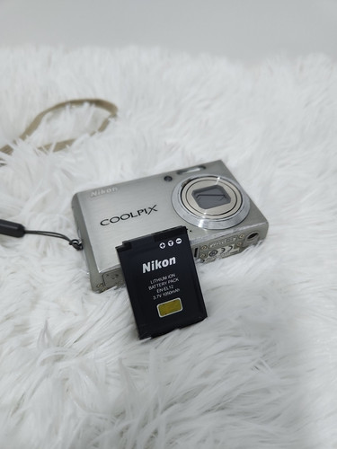 Nikon Coolpix S610 10MP fotocamera digitale compatta tedata funzionante con batteria - Foto 21 di 21