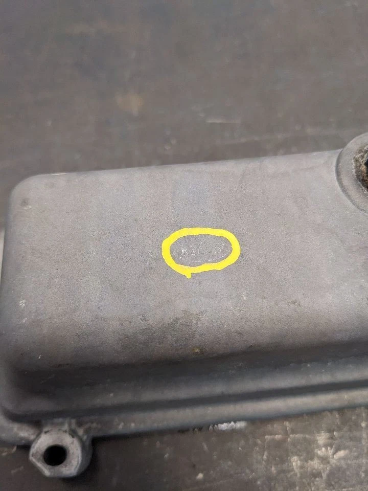 Cubierta de válvula de admisión derecha lado del pasajero Lexus IS300 2JZ 2001-2005 11201-4 1176437 Foto 3 de 4