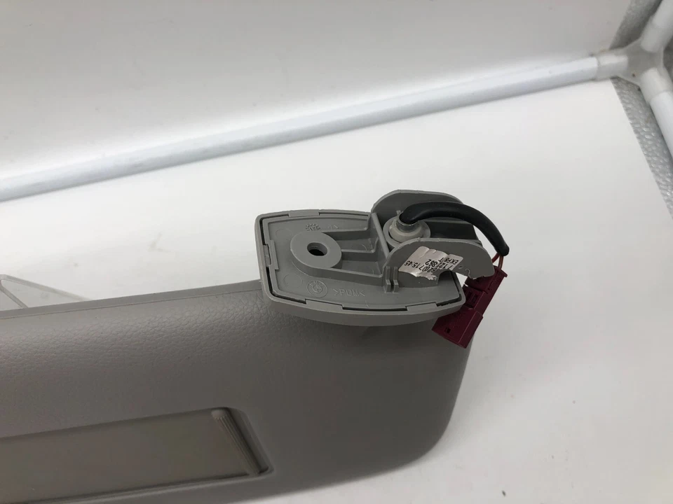 2008-2010 BMW 528i Passenger Sun Visor Gray Illuminated OEM A02B02023 - Image 4 of 4