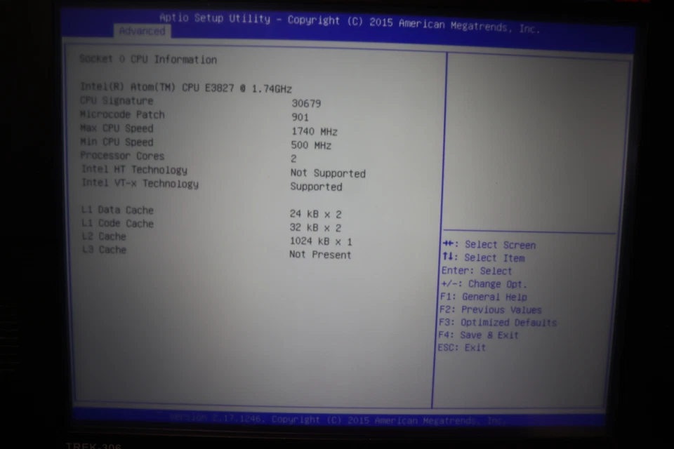 Mini PC industrial Advantech TREK-674 Intel Atom E3827 4GB de RAM com tela sensível ao toque - Imagem 2 de 4