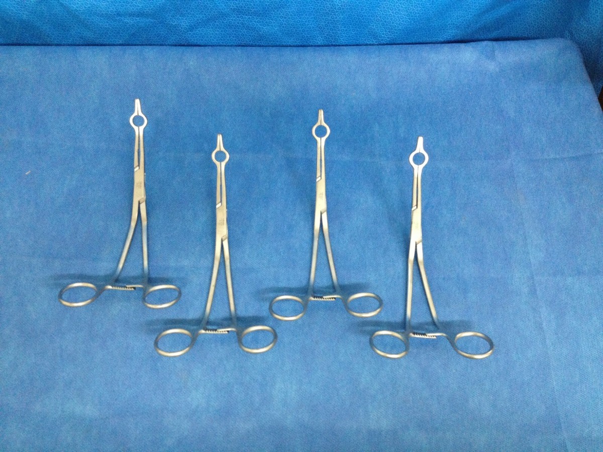 V. MUELLER COOLEY CAVAL OCCLUSION CLAMPS CH7972 and CH7974 two