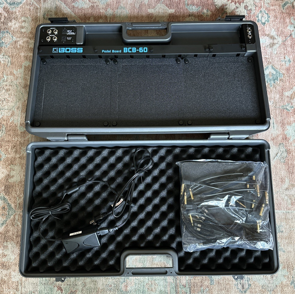 BOSS エフェクター　 BCB-60 セット bcb_60_inside_main.jpg