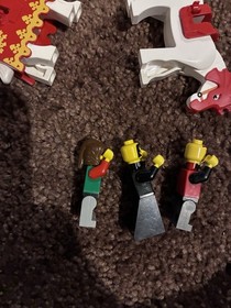 READ! LEGO CASTLE PIRATE ISlANDER LOT 34 MINIFIGURES +6264 6262 6039 1970 70311 