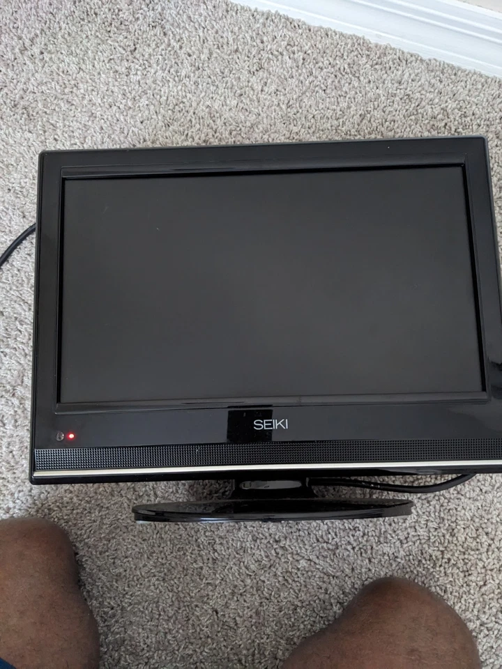 SEIKI LC15G82   power 100-240v 50/60Hz 40w15inch HD flat screen 3182688TV - Image 4 of 4