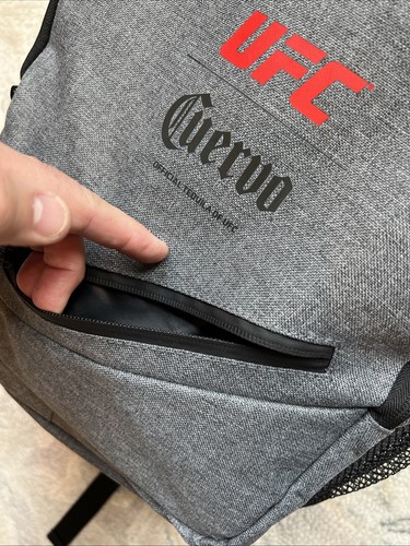 Mochila promocional OnePlus UFC ¡13 bolsillos! Bolso para portátil/viaje ¡NUEVO con etiquetas! - Imagen 6 de 18