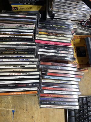 VARIETY OF COUNTRY MUSIC CDS 1975-2018 ALL IN GOOD CONDITON