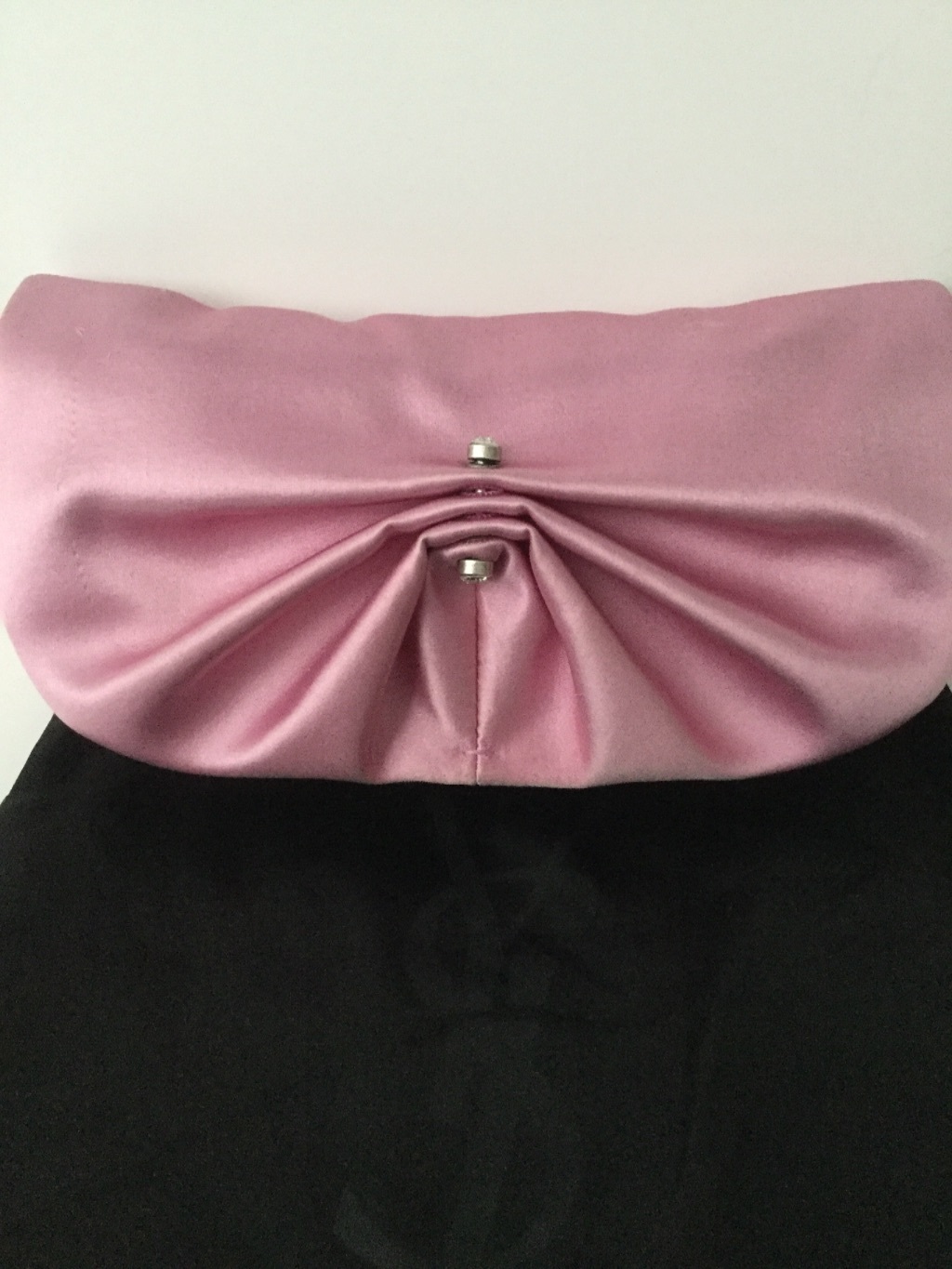 YSL YVES SAINT LAURENT BORSA DA SERA POCHETTE ROSA SETA E CRISTALLO USATA UNA VOLTA