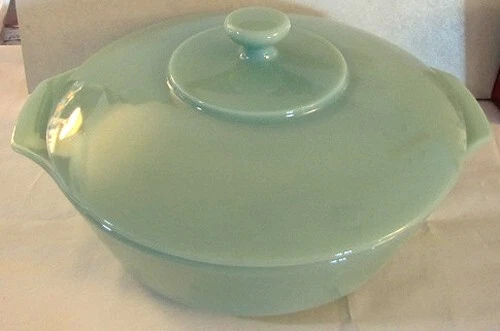Vtg Anchor Hocking Fire King 2000 Jadeite Covered Casserole Dish 2 Qt With Lid