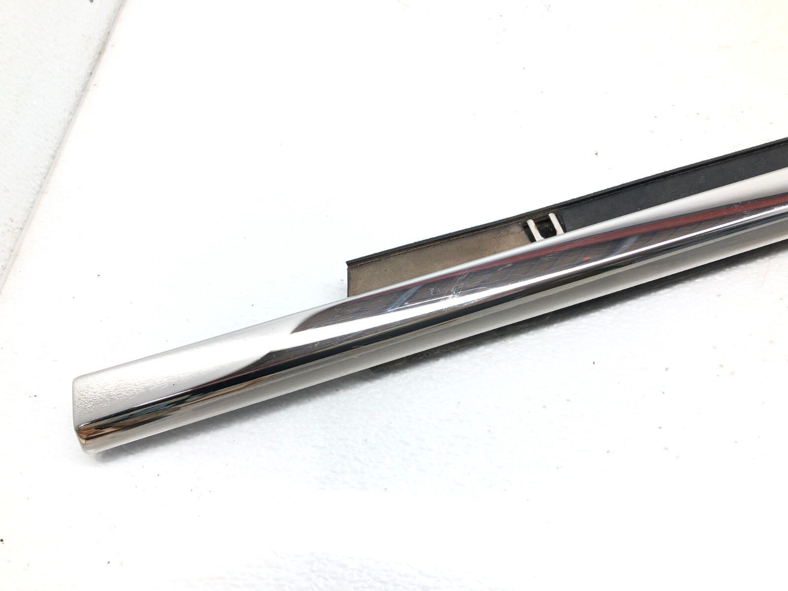 2014-2018 BENTLEY FLYING SPUR LEFT DRIVER FRONT DOOR WINDOW BELT MOLDING TRIM OE
