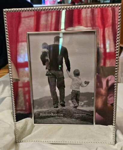 Reed & Barton Lyndon Style Silverplate 5" X 7" Photo Frame - Picture 1 of 3