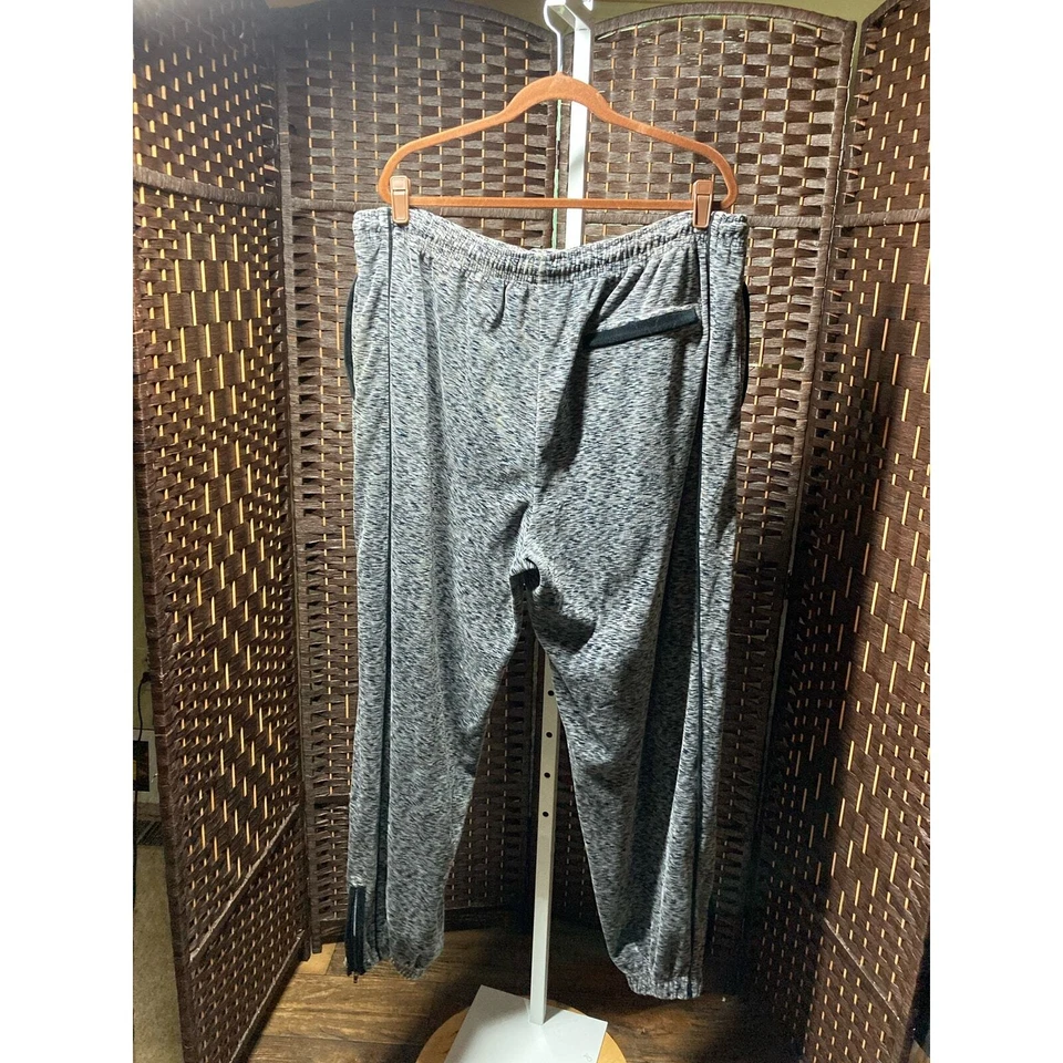 Traje de Pista Enyce Clásico Atlético Gris/Negro 3XL Terciopelo Usado  Foto 3 de 4