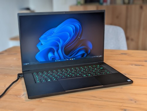 Razer Blade 15" Advanced (2018) • 16/512GB • i7-8750H • GTX 1070 • RZ09-02386