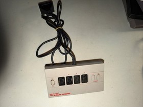 1985 Nintendo NES Console Bundle - 7 Games, 6 Controllers, Four Score, Gun -unte