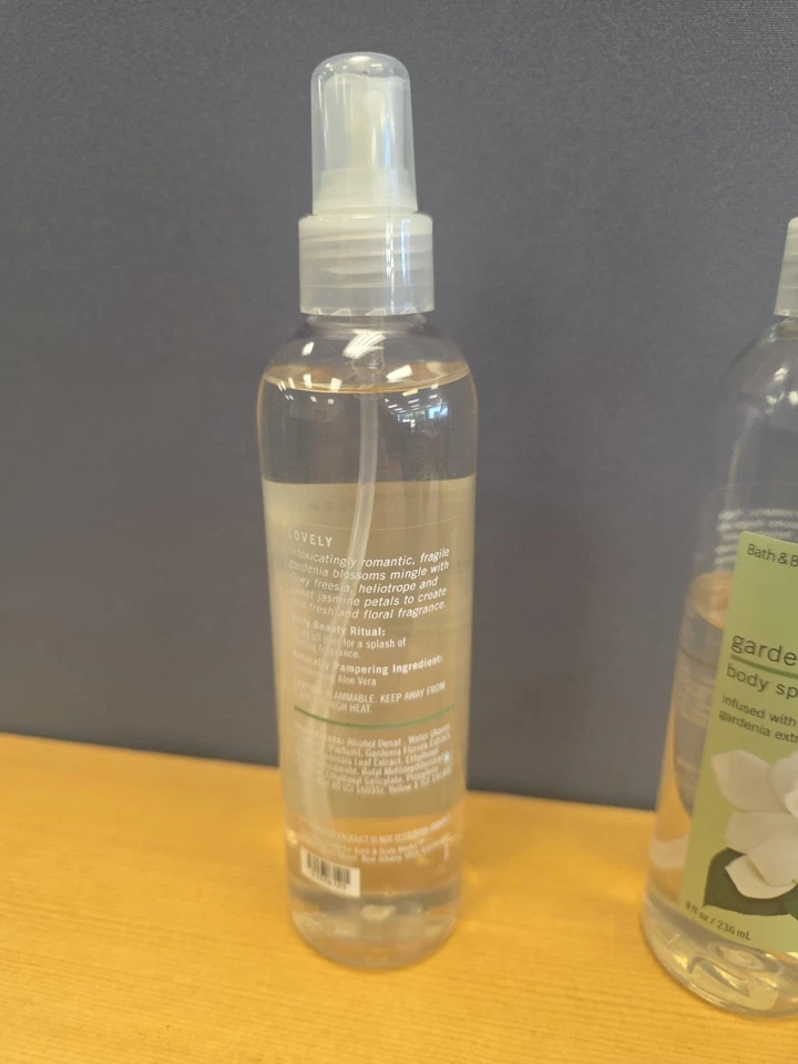 Vaporizador de fragancia corporal Bath & Body Works Pleasures Gardenia 8 oz original + extra Foto 3 de 4