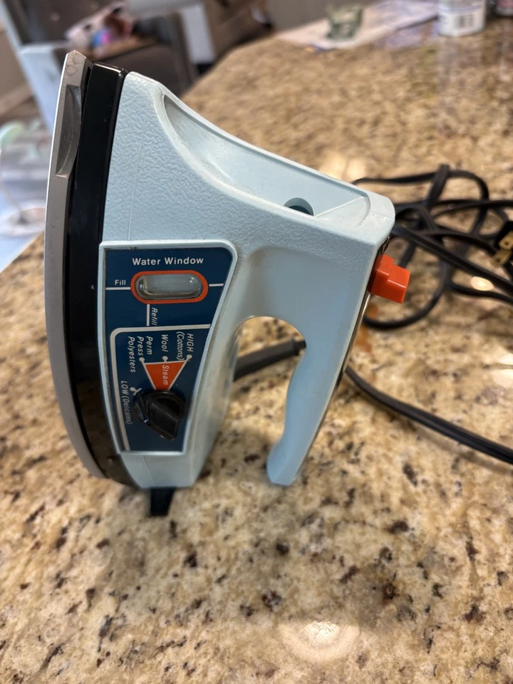 De colección GE General Electric Light N Fácil Vapor y Plancha Seca Polvo Azul, Funciona Foto 2 de 4