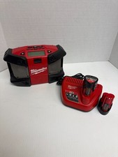 Milwaukee M12 Jobsite AM/FM Radio 2590-20 Bundle