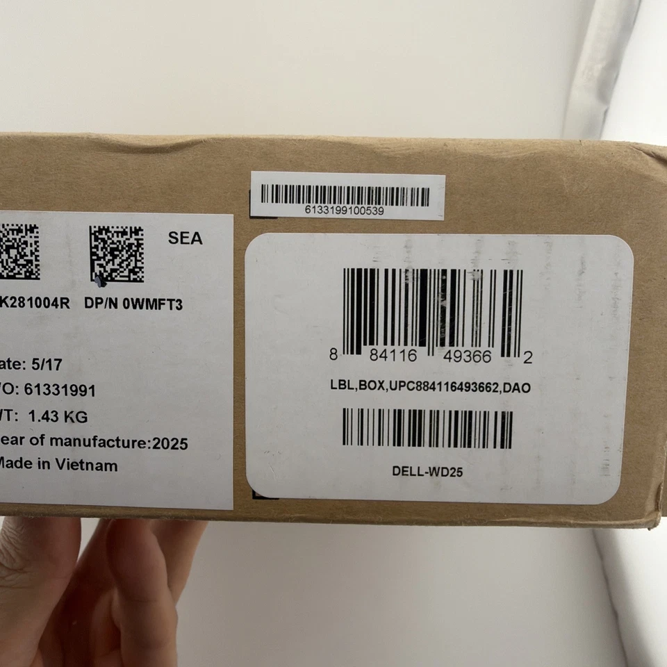 READ Dell Pro Dock WD25 - USB Type-C with DP Alt Mode Connector damage box - Image 4 of 4