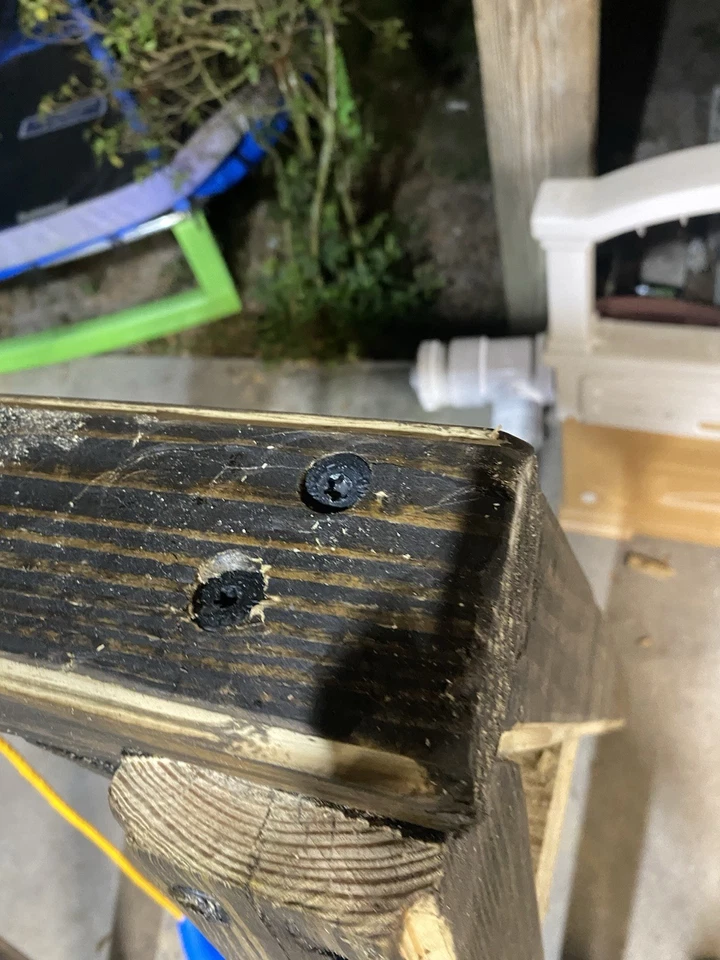 Columpio de bebé a niño pequeño. Resistente hecho de todos los postes tratados 4+4. Muy estudio Foto 4 de 4