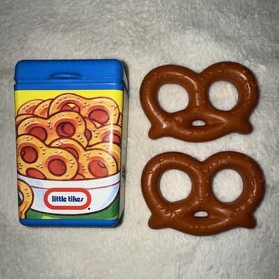 Vtg Little Tikes Pretzel Box with 2 Pretzels Fun with Food Pretend Play Kitchen