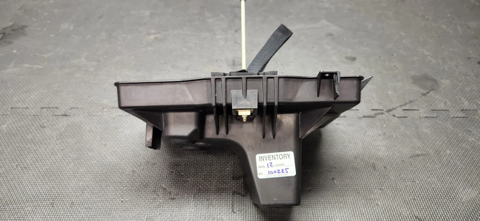 Bandeja de batería Ford Mustang GT V6 2011-2014 FABRICANTE DE EQUIPOS ORIGINALES Foto 4 de 4