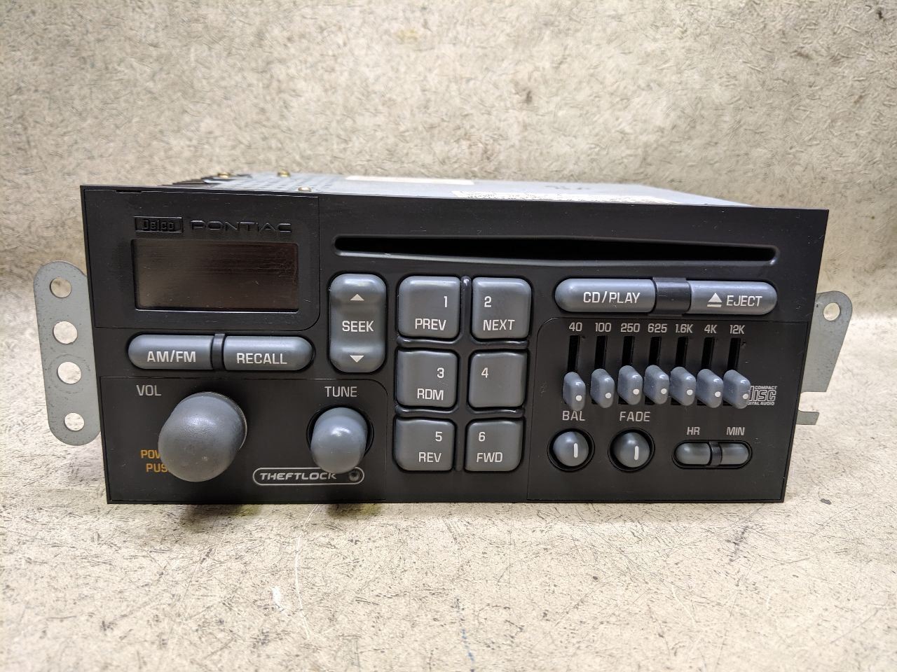 Stereo Radio AM FM CD EQ 09390772 Fits 96-03 PONTIAC GRAND PRIX g84-203767