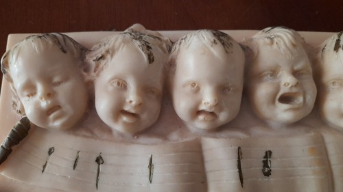 RARE MID CENTURY BAKELITE WALL PLAQUE CHILDREN'S CHOIR - Picture 6 of 7