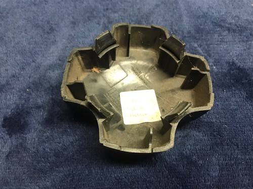 One 1993 1994 1995 1996 1997 1998 1999 Toyota Corolla OEM Center Cap Hubcap - Picture 3 of 7