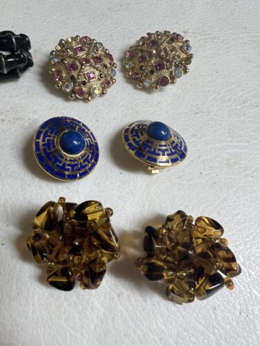 LOTE de 6 pares de PENDIENTES CLIP VINTAGE DE RESINA ESMALTADA PERLA SINTÉTICA Carolee sin marca - Imagen 3 de 10