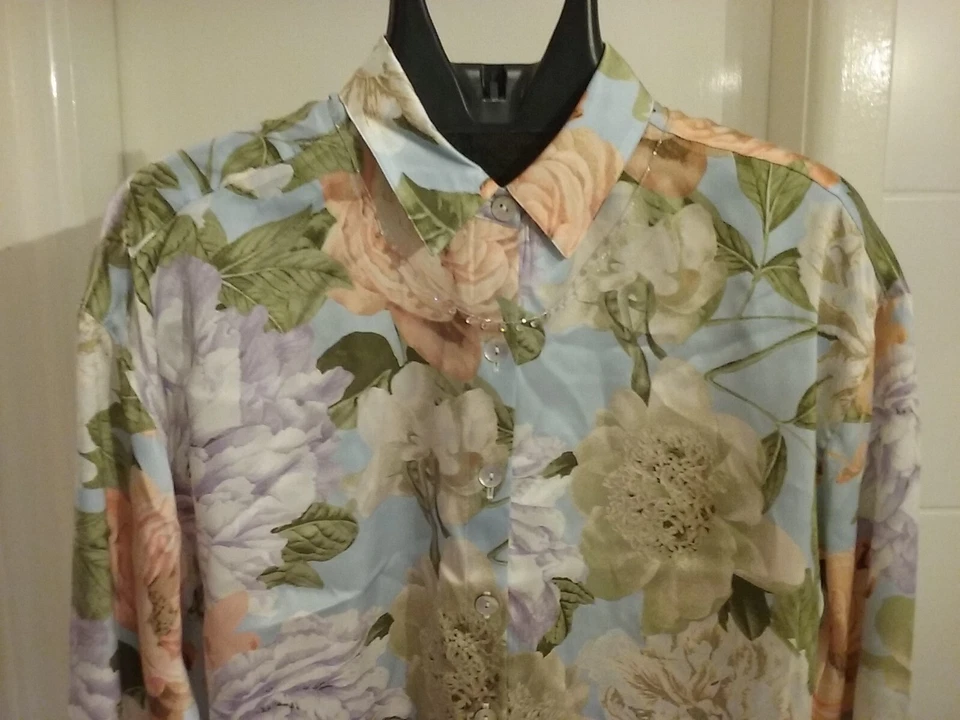 RACHEL ZOE pure silk shirt, pastel floral button long sleeve, machine wash BNWT - image 2 of 4