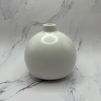 Love Life Yajodi- Small Decorative Ceramic Vase (White)