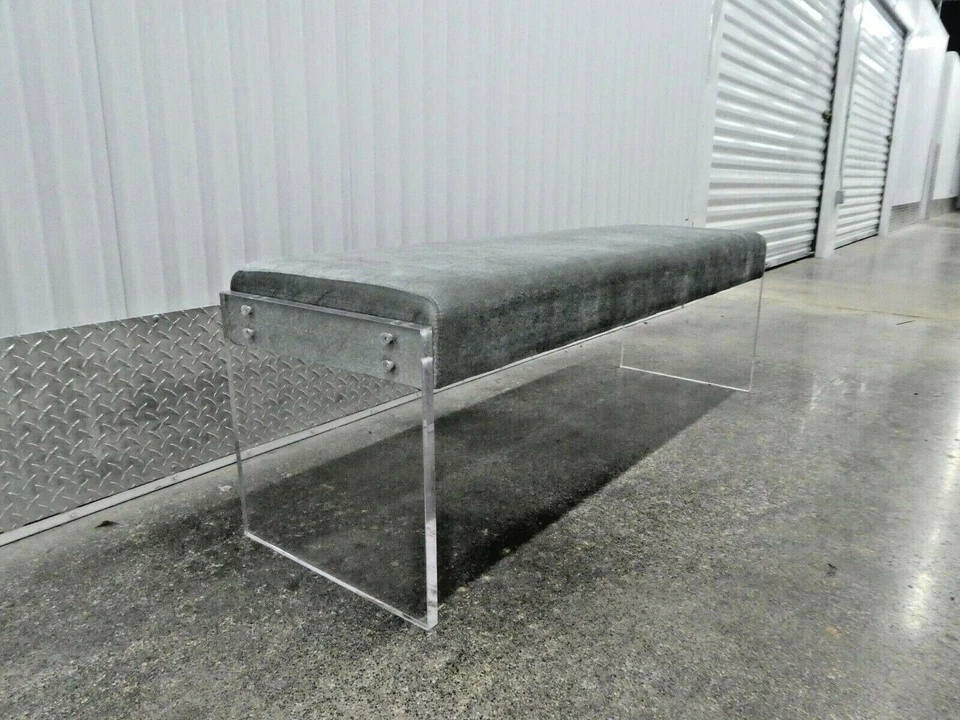 BANCO DE TELA Y LUCITE ELEGANTE VINTAGE PERFECTO PARA FINAL DE CAMA Foto 3 de 4