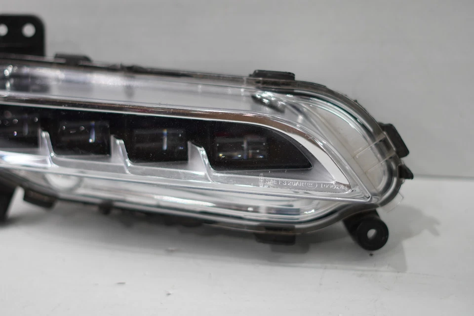OEM| 2020-2022 Lincoln Aviator LED luz antiniebla pasajero derecho D1 Foto 3 de 4