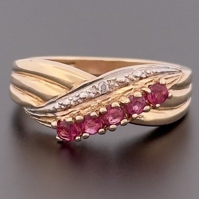 Cluster-Ring 9 kt Gelbgold Rubin & Diamant Größe J 1/2 gepunzt