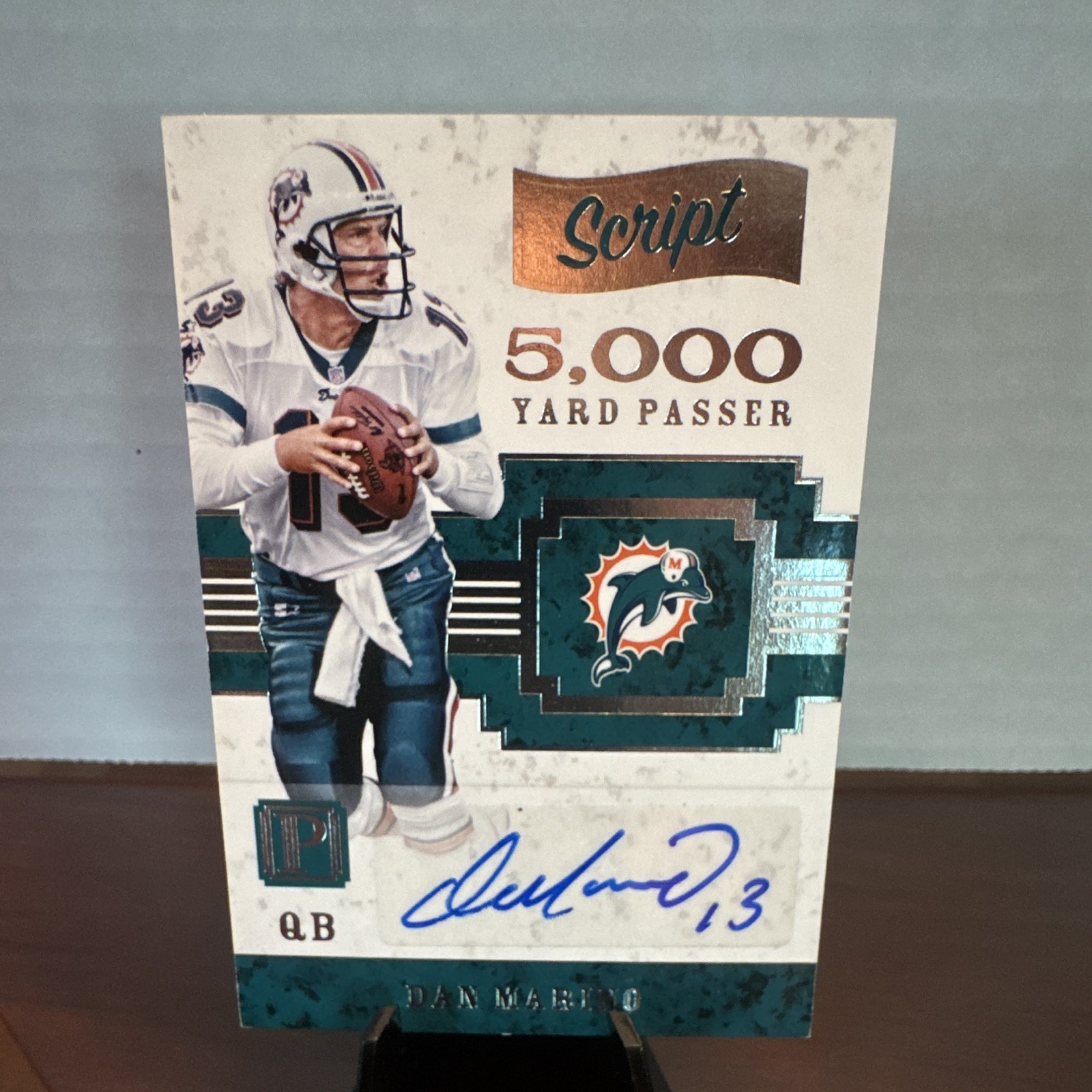 Panini 2017 Pantheon Dan Marino Script 5,000 Yard Passer Auto #13/25 SF-DM 1/1 view 1