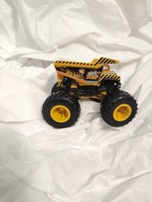 Hot Wheels Monster Trucks 1/64 Scale HW Gotta Dump Ty64