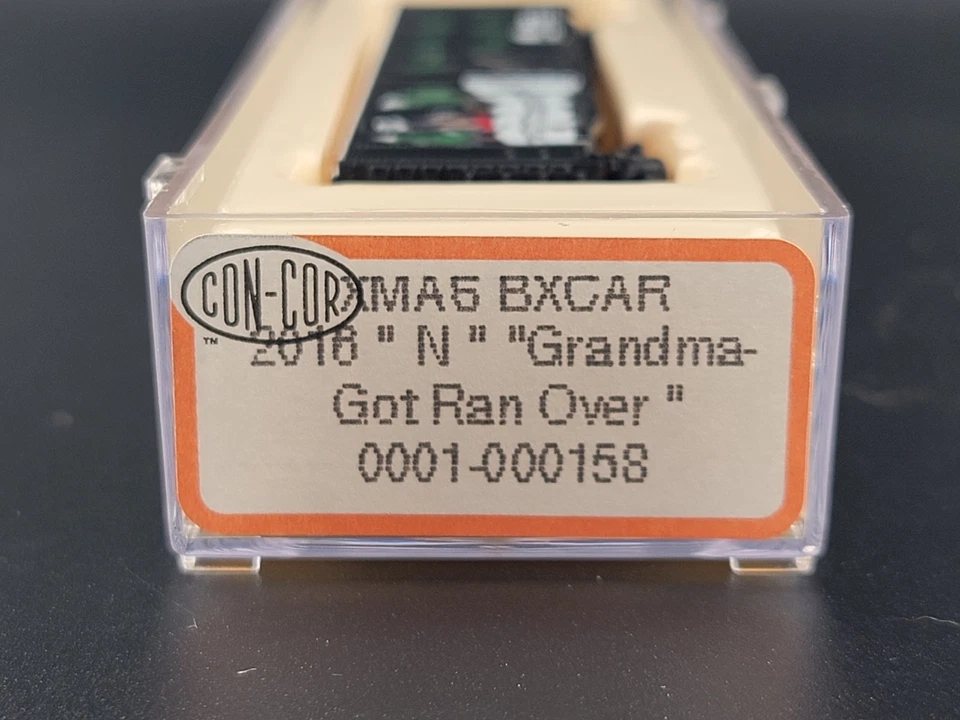 N Scale - Con-Cor - 2016 Christmas Boxcar - Grandma Got Ran Over - Image 2 of 4