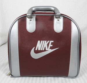 VTG 80s-90s Nike Maroon & Gray Bowling Bag. Full Zip Metal Rack. Aesthetic Flaws