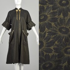Large 1950s Black Robe Gold Trim Floral Print Large Pocket Half Sleeve Housecoat