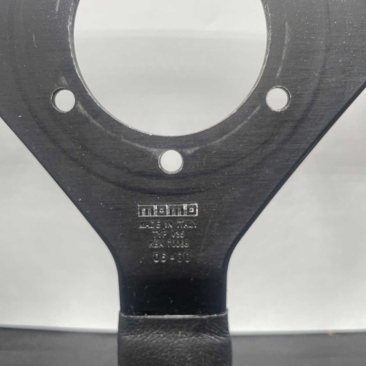 MOMO RACE TYP V 35 KBA 70068 GENUINE LEATHER STEERING WHEEL