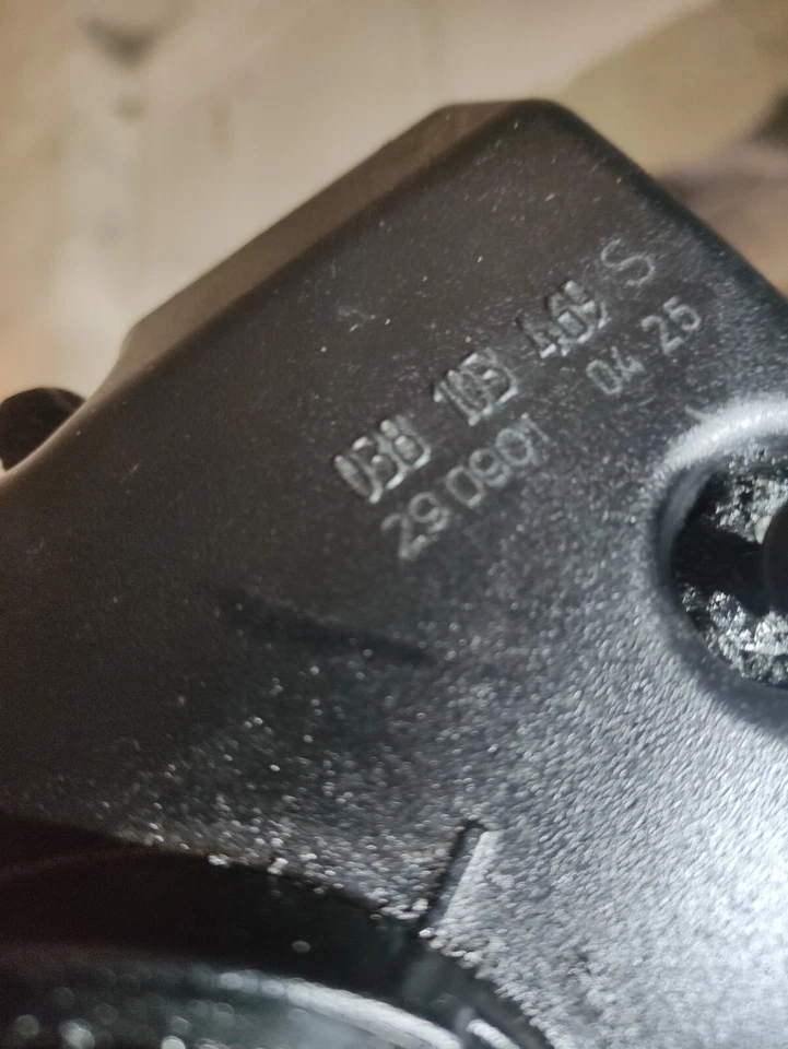 Volkswagen Golf IV 2001 diésel cubierta de leva basculante 038103475Q Foto 4 de 4