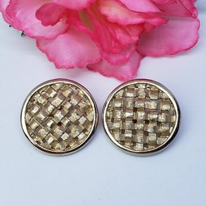 Vintage Sarah Coventry Round Weave Design Gold Tone Clip On Costume Earrings.
